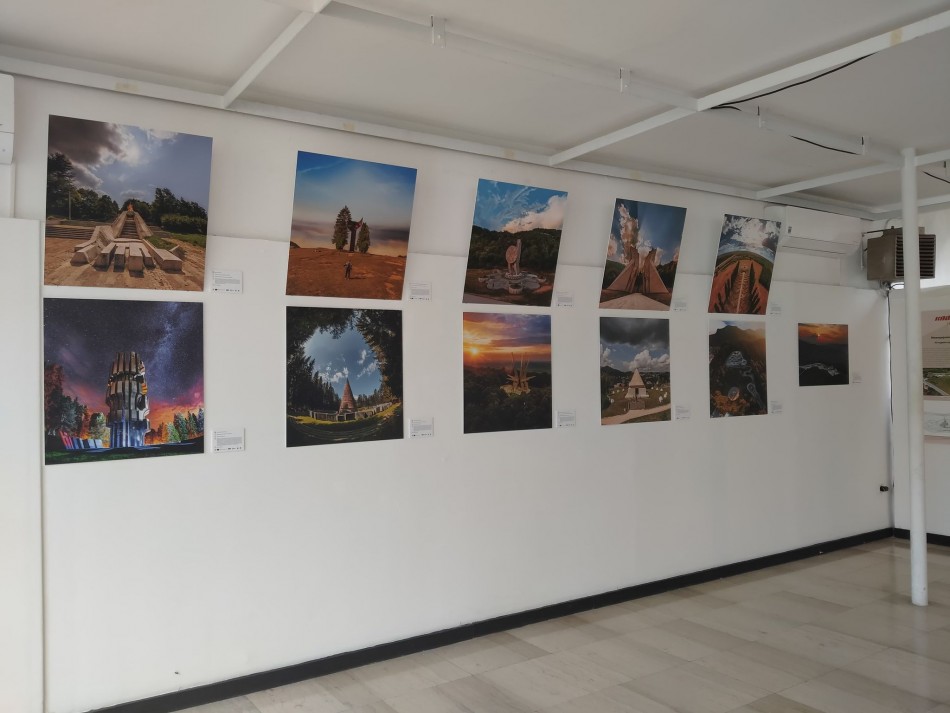 4 - KOMPILACIJA IZLOŽBI "PLAVI VOZ" I "KADINJAČA"