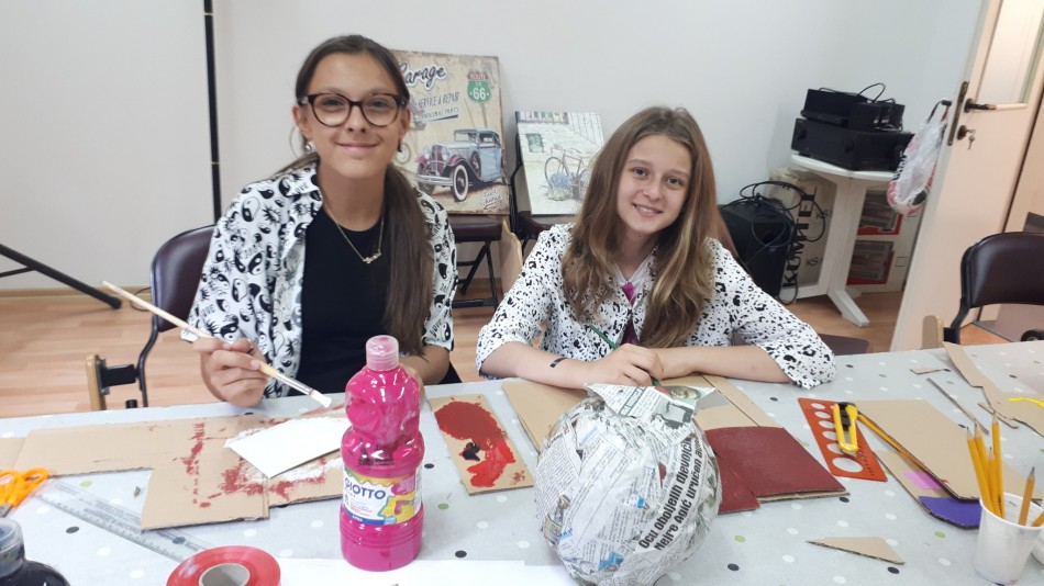 6 - Likovna razgraonica - Kućice od kartona