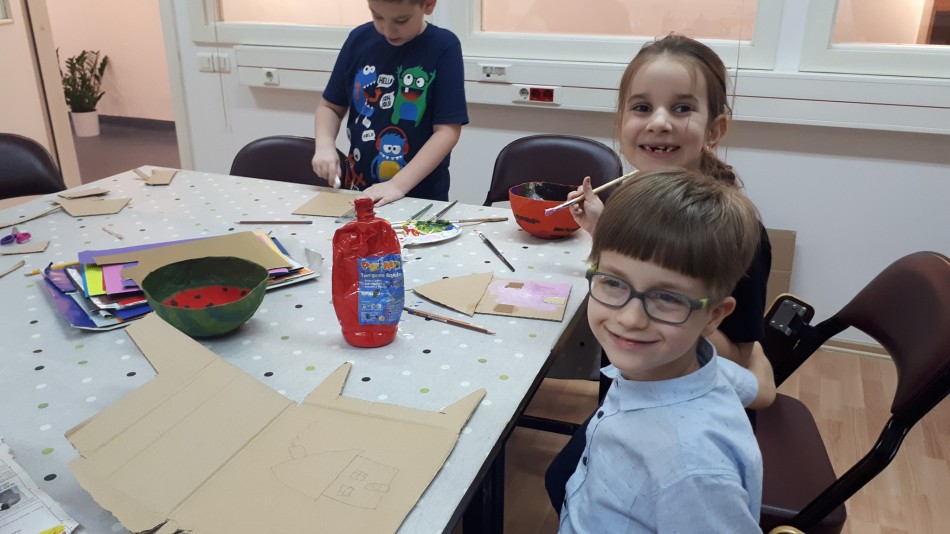 7 - Likovna razgraonica - Kućice od kartona