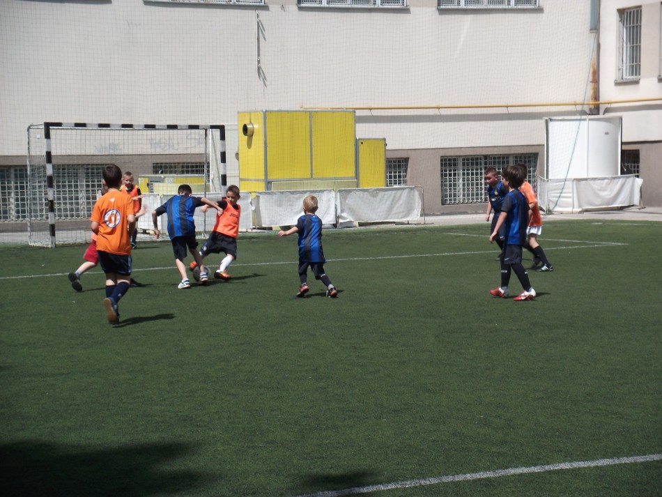 4 - INTER CAMPUS - a small school of recreational football