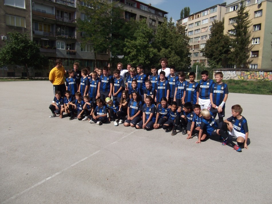 7 - INTER CAMPUS - a small school of recreational football