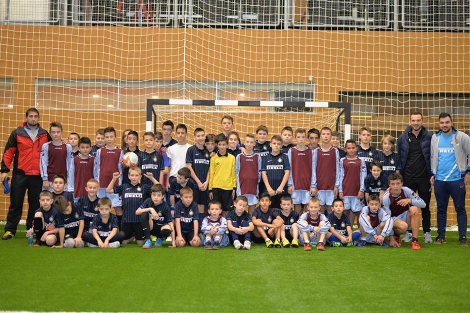 15 - INTER CAMPUS - a small school of recreational football