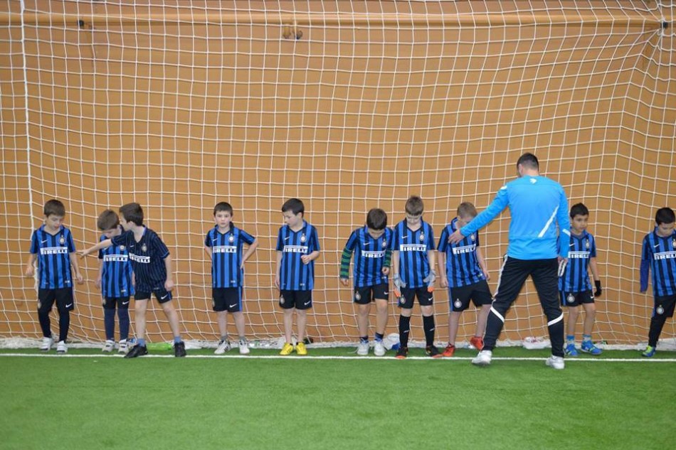 21 - INTER CAMPUS - a small school of recreational football