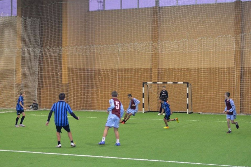 25 - INTER CAMPUS - a small school of recreational football