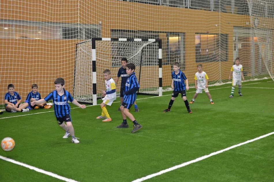 24 - INTER CAMPUS - a small school of recreational football