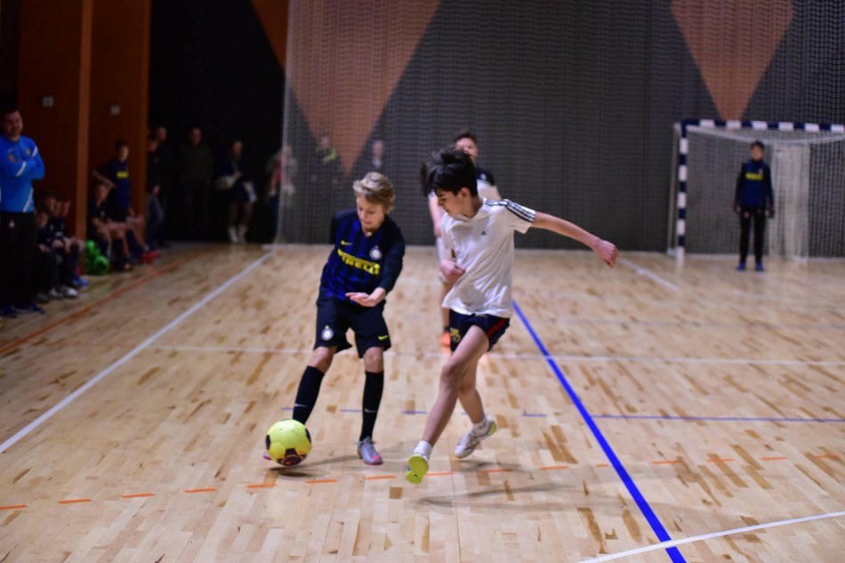 13 - INTER CAMPUS - a small school of recreational football