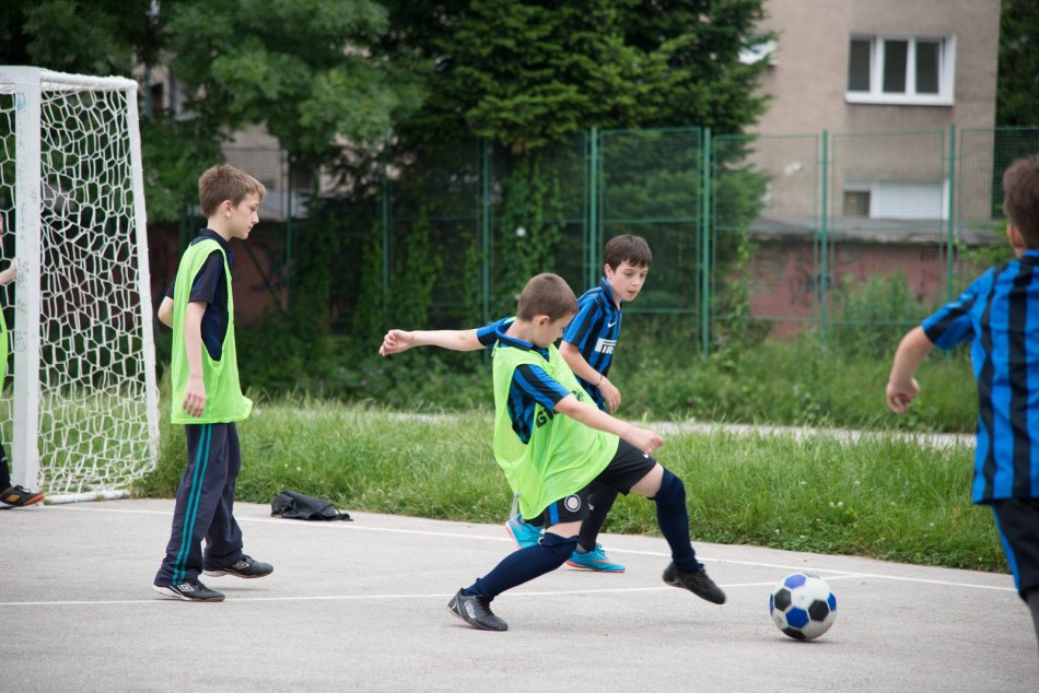 32 - INTER CAMPUS - a small school of recreational football