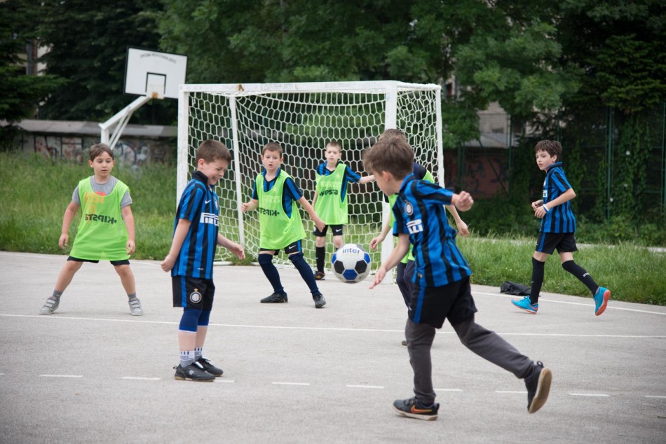 31 - INTER CAMPUS - a small school of recreational football
