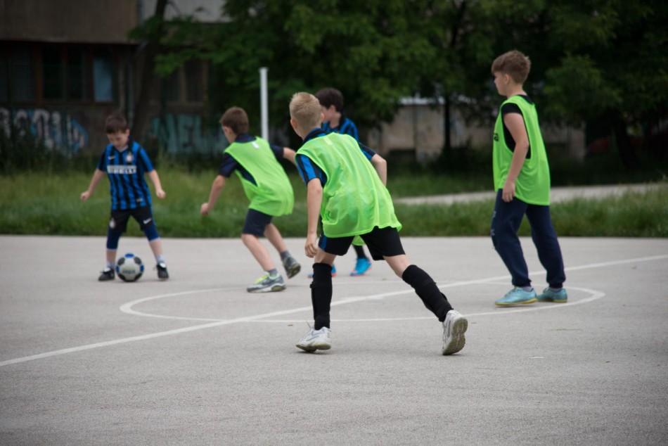 37 - INTER CAMPUS - a small school of recreational football