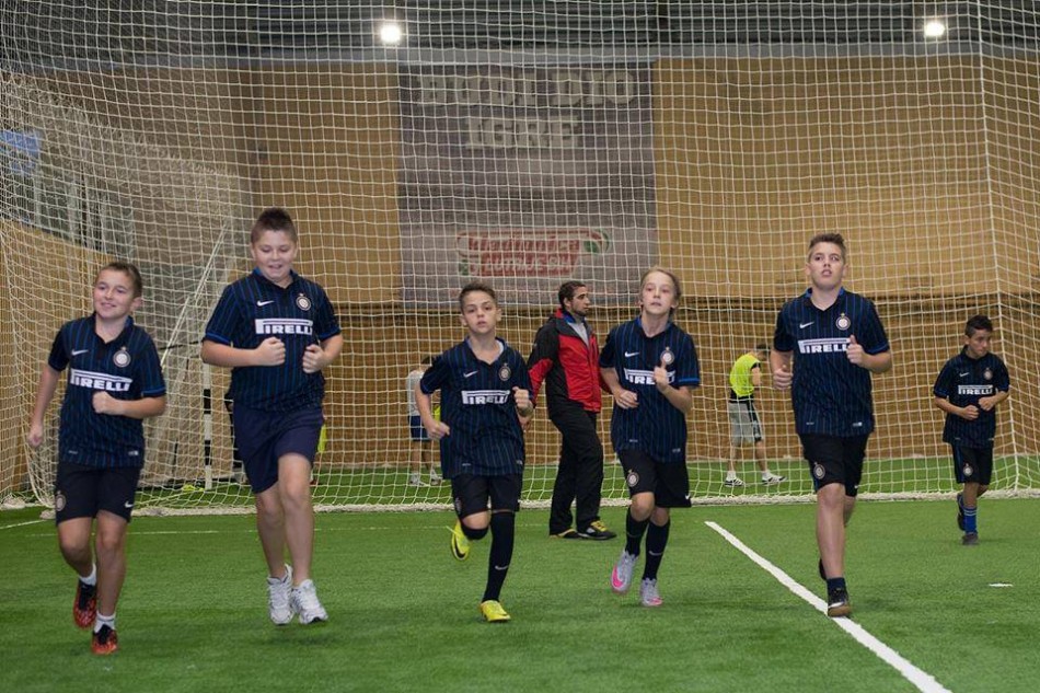 16 - INTER CAMPUS - a small school of recreational football